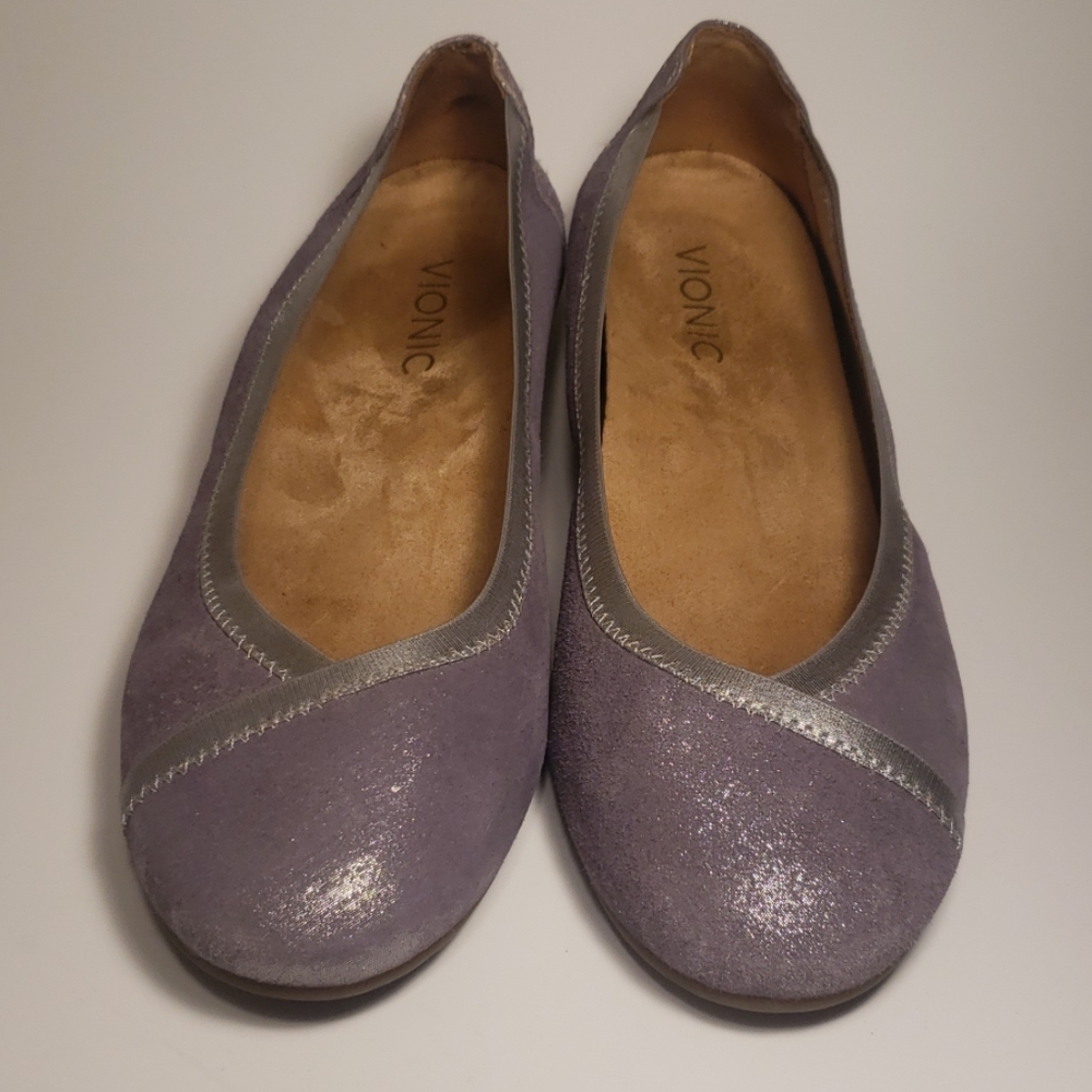 Women's Vionic Lavender Flats Size 8